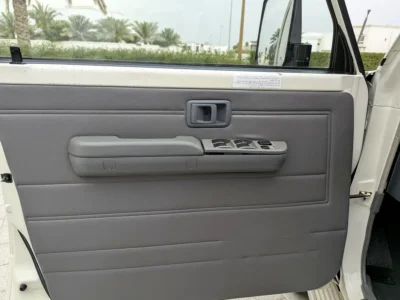 2018 Toyota Land Cruiser 79 4.5L V8 twin-turbo Diesel Engine White Grey Pickup