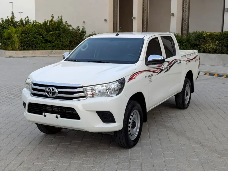 2022 Toyota Hilux Double Cab GL 2.7L 4-Cylinder Petrol Engine White Red Pickup