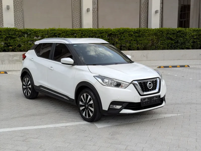 2019 Nissan Kicks SV 1.6-liter 4 Cylinder Petrol Engine White Black SUV GCC Specs
