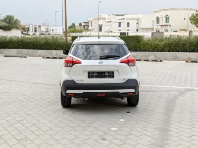 2019 Nissan Kicks SV 1.6-liter 4 Cylinder Petrol Engine White Black SUV GCC Specs