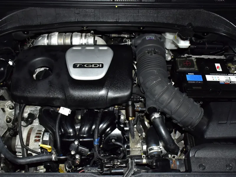 2018 Hyundai Kona GLS 2.0 Litres 4-cylinder Petrol Elngine Black Crossover