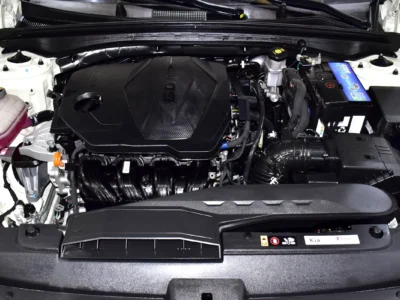 2022 Kia K5 GDI 2.5 Liters 4-Cylinder Petrol Engine White Beige Sedan GCC Specs