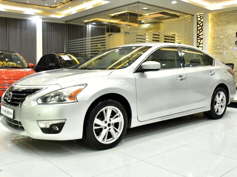 2015 Nissan Altima SV 2.5-liter 4 Cylinder Petrol Engine Silver Beige Sedan GCC Specs