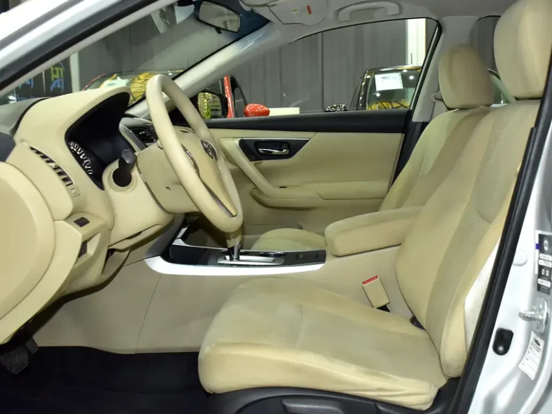 2015 Nissan Altima SV 2.5-liter 4 Cylinder Petrol Engine Silver Beige Sedan GCC Specs