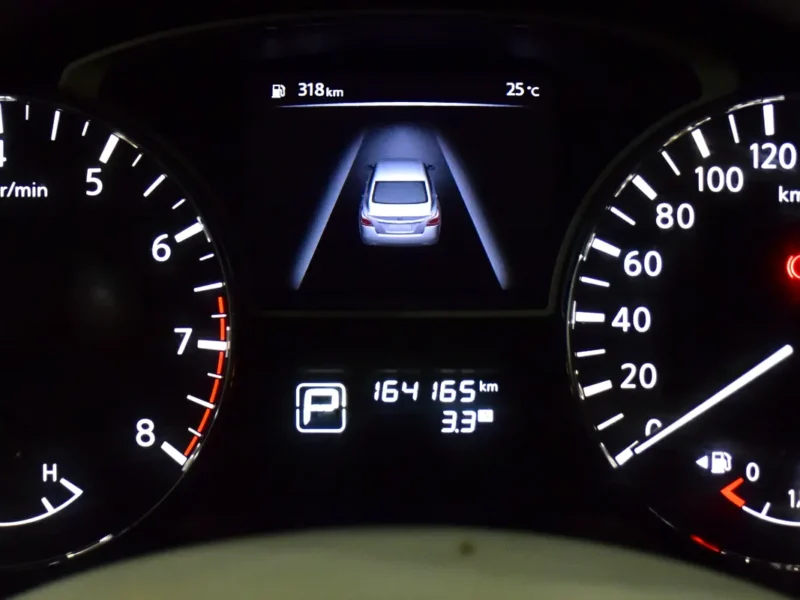 2015 Nissan Altima SV 2.5-liter 4 Cylinder Petrol Engine Silver Beige Sedan GCC Specs