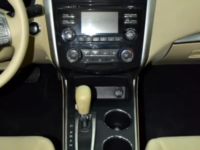 2015 Nissan Altima SV 2.5-liter 4 Cylinder Petrol Engine Silver Beige Sedan GCC Specs