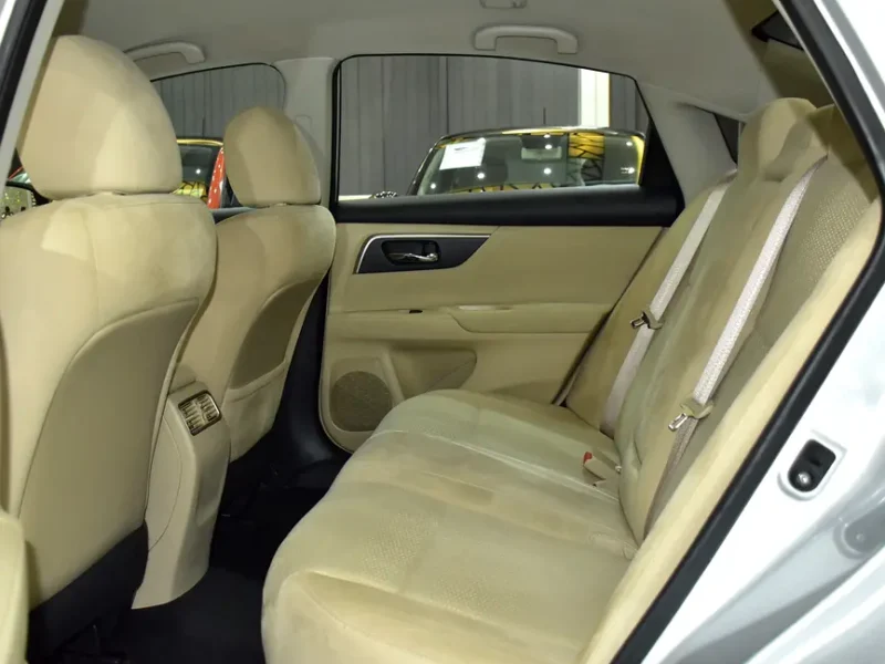 2015 Nissan Altima SV 2.5-liter 4 Cylinder Petrol Engine Silver Beige Sedan GCC Specs