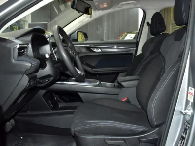 2024 Haval Jolion Deluxe 1.5L turbo 4-cylinder Petrol Engine Silver Black SUV