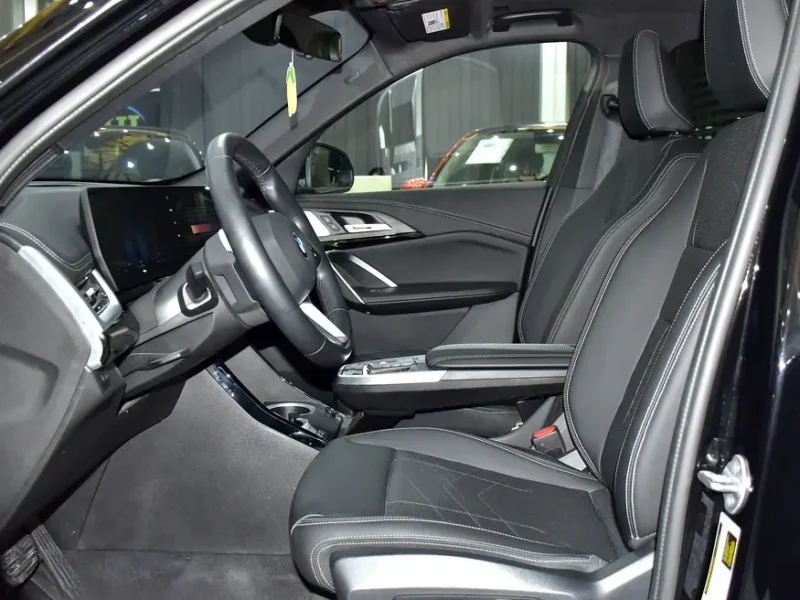 2025 BMW X1 xDrive28i 2.0-liter turbocharged 4-cylinder Engine Black Crossover