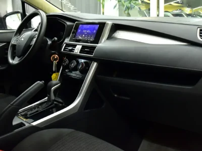 2020 Mitsubishi Xpander GLS 1.5 Litres 4 Cylinders Petrol Engine White Black Crossover