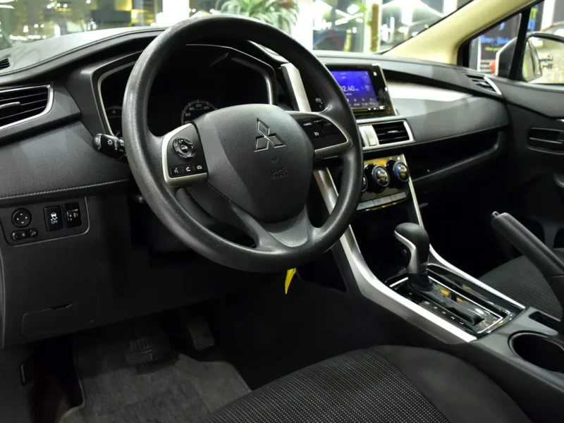 2020 Mitsubishi Xpander GLS 1.5 Litres 4 Cylinders Petrol Engine White Black Crossover