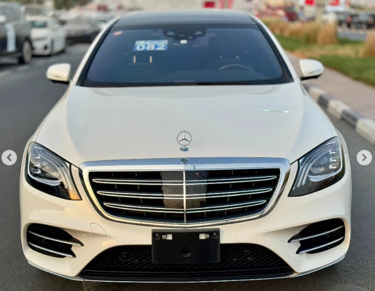 2018 Mercedes-Benz S 560 4.0L V8 twin-turbocharged Engine White Black Luxury Sedan