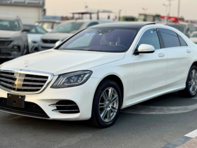 2018 Mercedes-Benz S 560 4.0L V8 twin-turbocharged Engine White Black Luxury Sedan