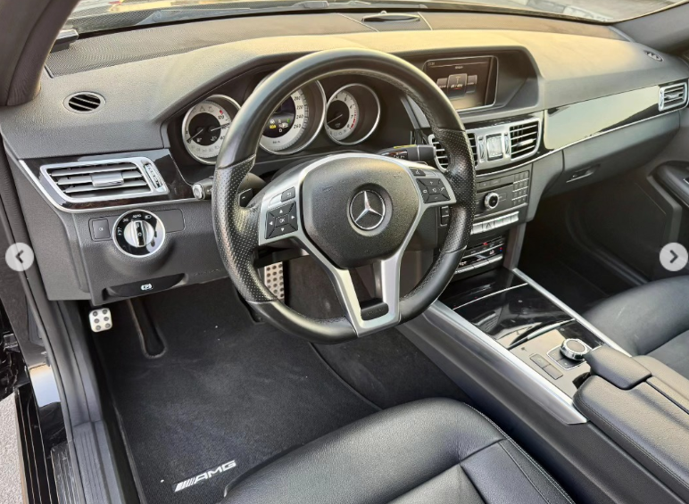 2016 Mercedes-Benz E300 2.0 Liters 4 Cylinders Petrol Engine Black Luxury Sedan RWD