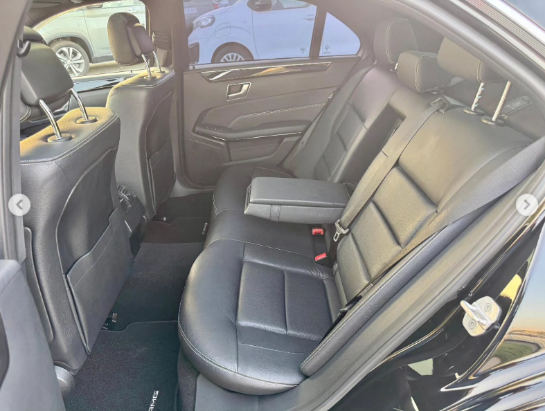 2016 Mercedes-Benz E300 2.0 Liters 4 Cylinders Petrol Engine Black Luxury Sedan RWD