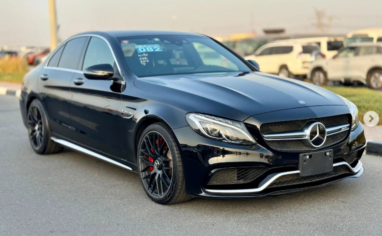 2016 Mercedes-Benz C63 S AMG 4.0-liter Twin-Turbocharged V8 Engine Black Luxury Sedan