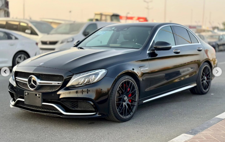 2016 Mercedes-Benz C63 S AMG 4.0-liter Twin-Turbocharged V8 Engine Black Luxury Sedan