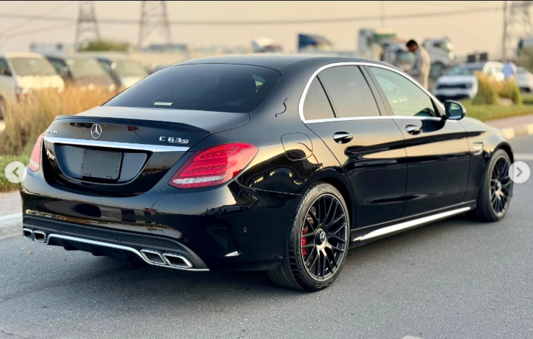 2016 Mercedes-Benz C63 S AMG 4.0-liter Twin-Turbocharged V8 Engine Black Luxury Sedan