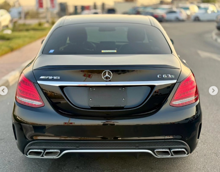 2016 Mercedes-Benz C63 S AMG 4.0-liter Twin-Turbocharged V8 Engine Black Luxury Sedan