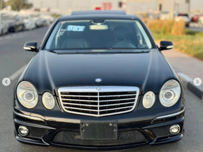 2008 Mercedes-Benz E550 5.5-liter V8 Petrol Engine Black Luxury Sedan RWD