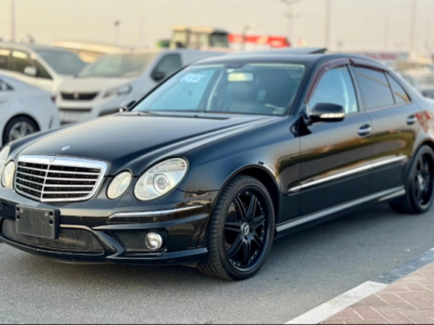 2008 Mercedes-Benz E550 5.5-liter V8 Petrol Engine Black Luxury Sedan RWD