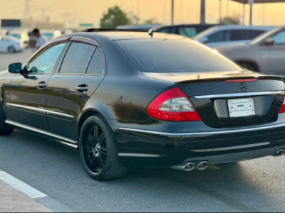 2008 Mercedes-Benz E550 5.5-liter V8 Petrol Engine Black Luxury Sedan RWD