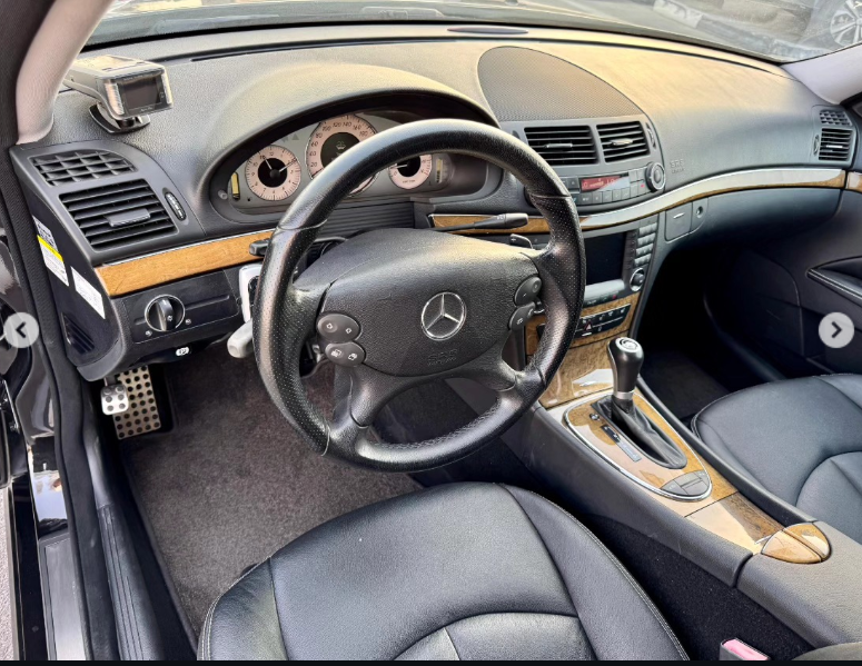 2008 Mercedes-Benz E550 5.5-liter V8 Petrol Engine Black Luxury Sedan RWD