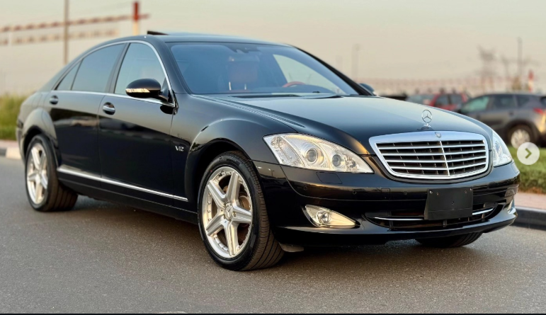 2009 Mercedes-Benz S 600 5.5 Liters 12-cylinder Petrol Engine Black Orange Sedan RWD