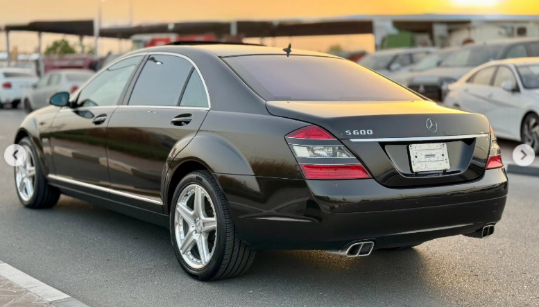 2009 Mercedes-Benz S 600 5.5 Liters 12-cylinder Petrol Engine Black Orange Sedan RWD