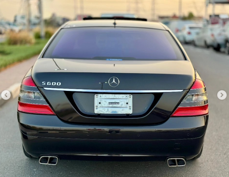 2009 Mercedes-Benz S 600 5.5 Liters 12-cylinder Petrol Engine Black Orange Sedan RWD