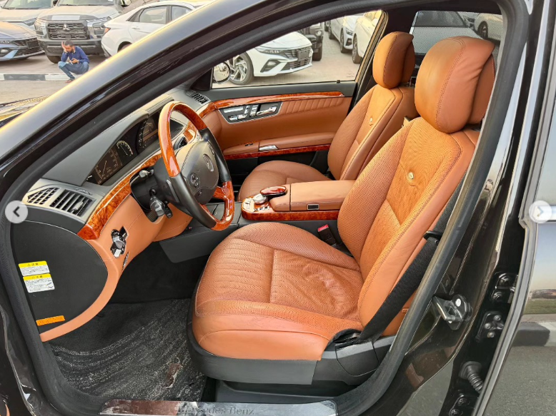 2009 Mercedes-Benz S 600 5.5 Liters 12-cylinder Petrol Engine Black Orange Sedan RWD