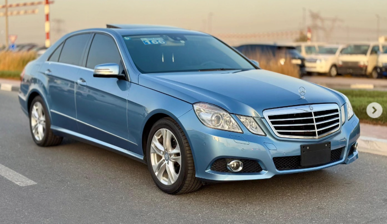 2010 Mercedes-Benz E350 3.5 Liters V6 Petrol Engine Blue Black Sedan RWD