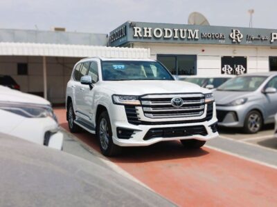 2025 Toyota Land Cruiser LC300 VXR 3.5L V6 Twin Turbo Petrol Engine White Red SUV GCC Specs