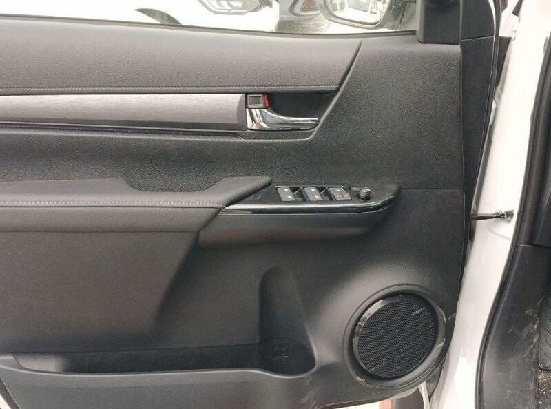 2025 Toyota Hilux Adventure 4.0-liter V6 Petrol Engine White Black Pickup Truck Automatic GCC