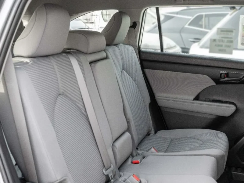 2026 Toyota Highlander LE 2.5L 4-Cylinder Hybrid Engine Silver Grey SUV Automatic GCC