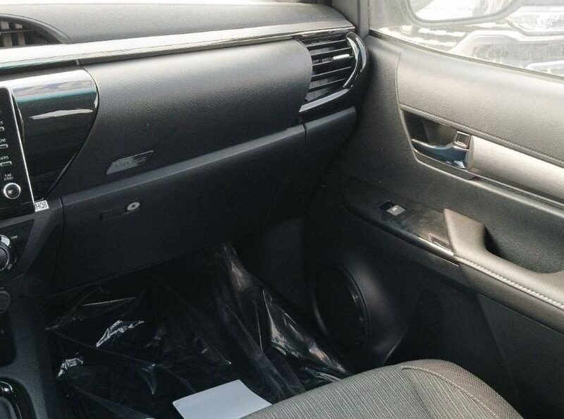 2024 Toyota Hilux Adventure 2.8L Inline 4-cylinder Turbocharged Diesel White Black Pickup Truck