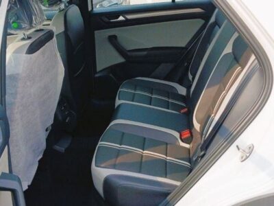 2025 Volkswagen T-Roc 1.5 Litres Inline 4-cylinder Petrol Engine White Black Hatchback