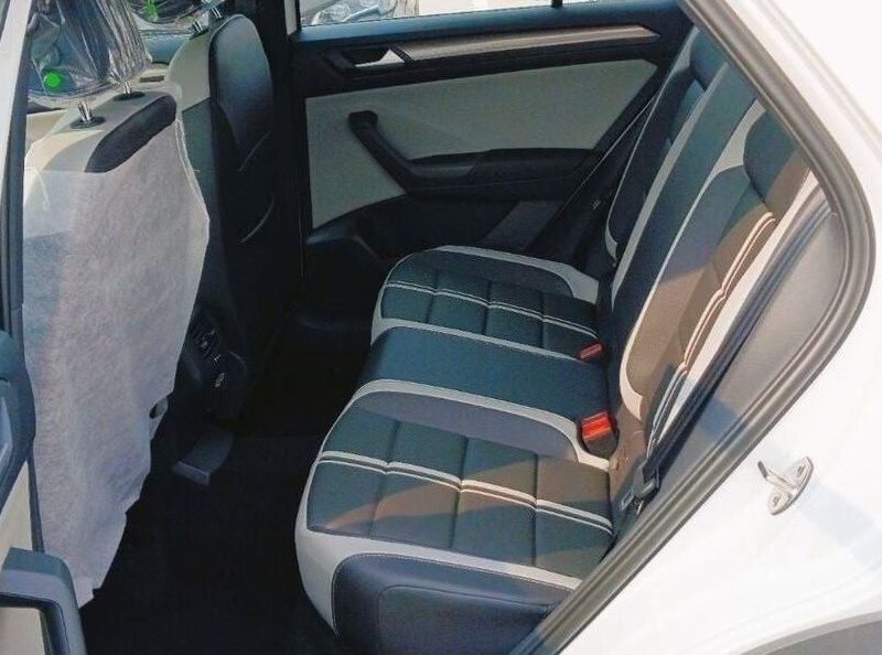 2025 Volkswagen T-Roc 1.5 Litres Inline 4-cylinder Petrol Engine White Black Hatchback