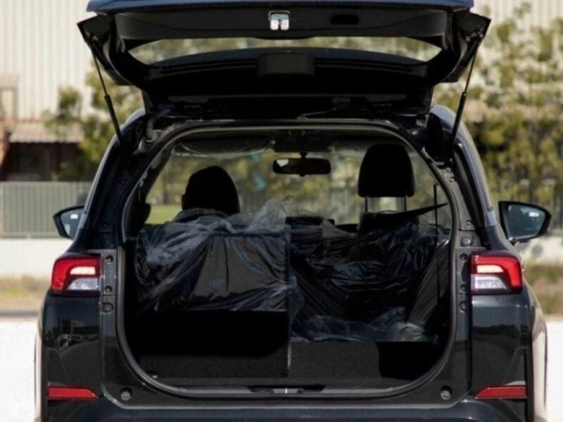 2025 Toyota Veloz 1.5 Liters 4 Cylinders Petrol Engine Black Compact SUV Automatic