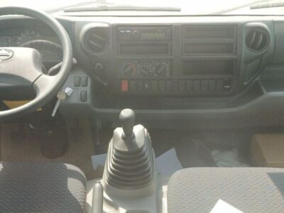 2024 Hino 300 Series 4.0-liter 4-cylinder Turbocharged Diesel Engine White Grey Truck