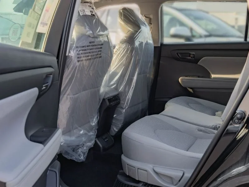 2026 Toyota Highlander LE 2.5L 4-Cylinder Hybrid Engine Silver Black SUV Automatic GCC