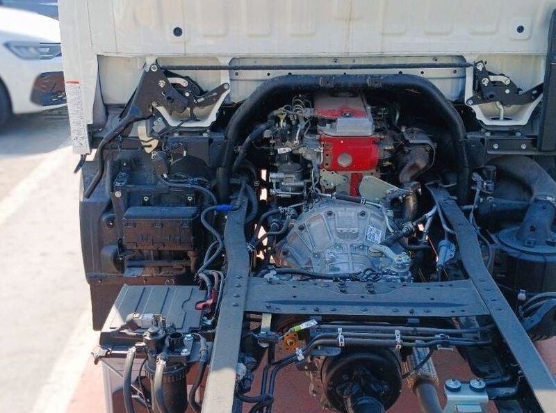 2024 Hino 300 Series 4.0-liter 4-cylinder Turbocharged Diesel Engine White Grey Truck