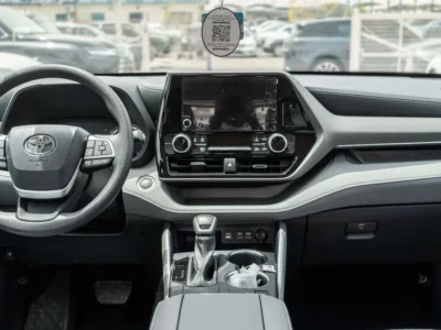 2026 Toyota Highlander LE 2.5L 4-Cylinder Hybrid Engine Silver Grey SUV Automatic GCC