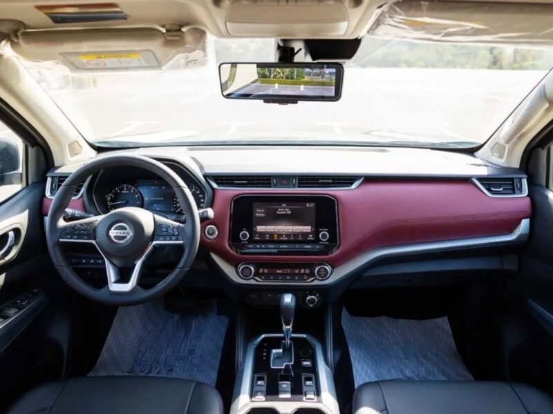 2024 Nissan Xterra Platinum 2.5 Litre 4-Cylinder Petrol Engine Grey Black SUV Automatic