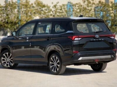 2025 Toyota Veloz 1.5 Liters 4 Cylinders Petrol Engine Black Compact SUV Automatic