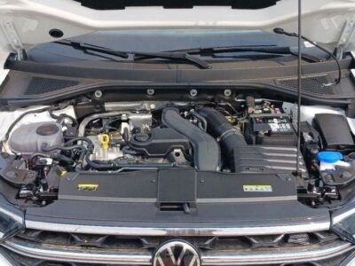 2025 Volkswagen T-Roc 1.5 Litres Inline 4-cylinder Petrol Engine White Black Hatchback