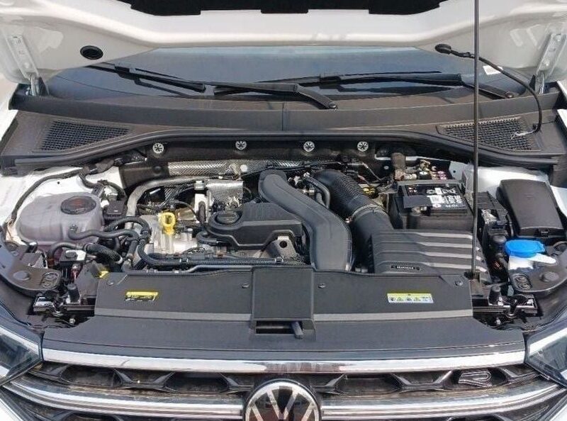 2025 Volkswagen T-Roc 1.5 Litres Inline 4-cylinder Petrol Engine White Black Hatchback