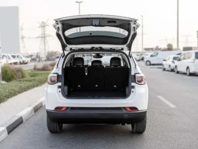 2020 Jeep Compass 2.4L Tigershark Naturally aspirated I-4 Engine White Black SUV