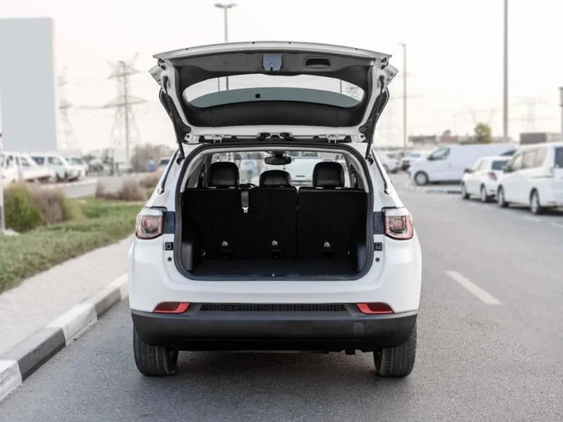 2020 Jeep Compass 2.4L Tigershark Naturally aspirated I-4 Engine White Black SUV