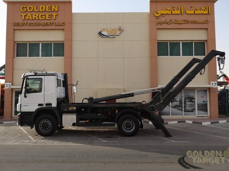 2014 Mercedes Actros 1836 4x2 EPS Gear Skip Loader 6 Cylinder White